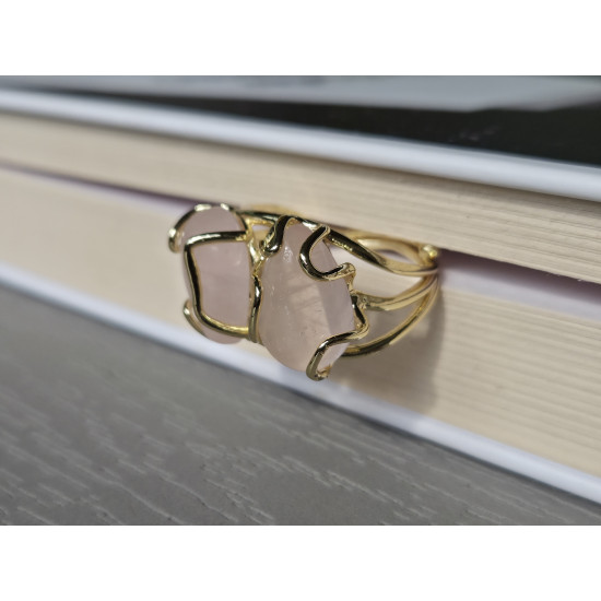 Rose quartz, bronze ring